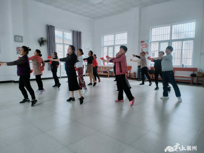 肖湾街道：文艺团队忙排练，献礼华诞共庆生