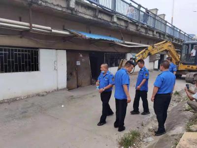 襄州城管：拆除！1800平米房屋因占压燃气管道被拆