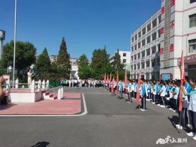 伙牌镇中心学校：浓浓师生情 满满都是爱