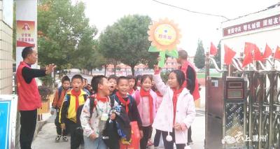整治校园周边交通 护航学生出行安全