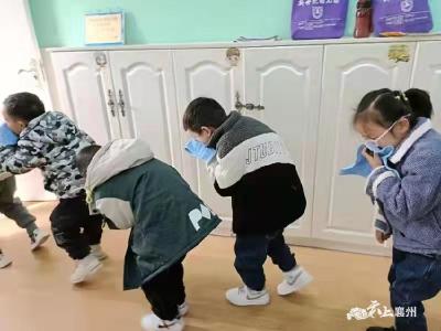 朱集镇中心幼儿园开展消防安全教育活动