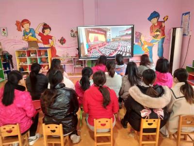 双沟镇中心幼儿园开展宪法宣传周活动