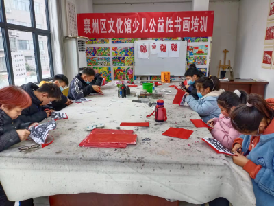 【网络中国节·春节】写春联、学剪纸……襄州这里的年味浓