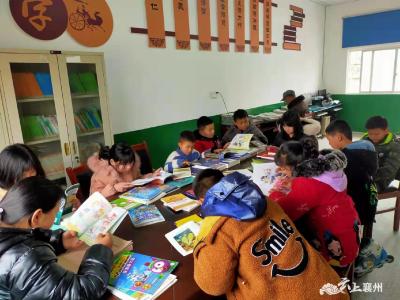 乔庄村开展“书香润童心”青少年读书活动