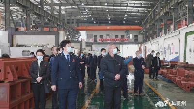 【建功立业新时代】进企业学爱岗敬业精神 送税法树争先创优意识