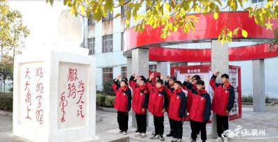 【学雷锋活动月】老少同唱一首歌  争做雷锋新传人