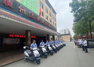 提升一线巡逻效率 张湾街道赠送11辆警用电动巡逻车
