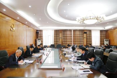 刘明锋主持召开区委常委会会议