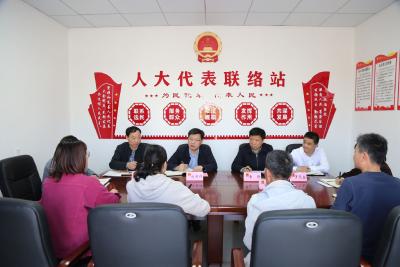 区委书记刘明锋以人大代表身份参加接待选民活动