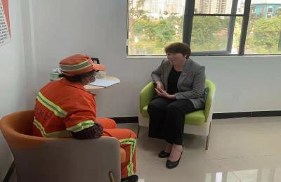 襄州城管：别样方式关爱环卫工人身心健康