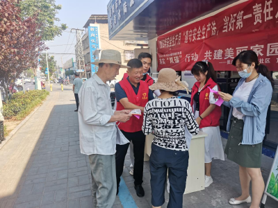   人大代表在行动 共建和谐美丽社区