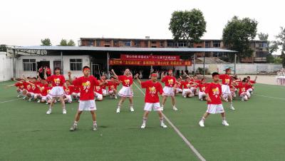 洪山头社区小学举行庆“六一”活动