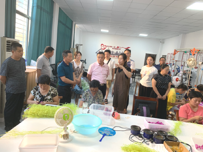 区残联到老河口市、谷城县“阳光家园”观摩学习