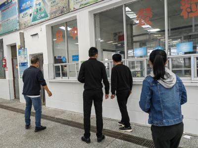 人大有力监督 助推校园安全工作