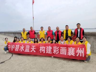 黄集镇社会各界群众热议区委五届五次会议