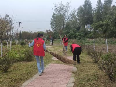 【我为群众办实事】迎国庆，扫干净、码整齐，襄州“志愿红”在行动！