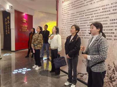 互助交流促提升 齐心协力谋发展