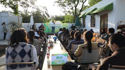 “新村民”咖啡馆：“诗与生活并不冲突”