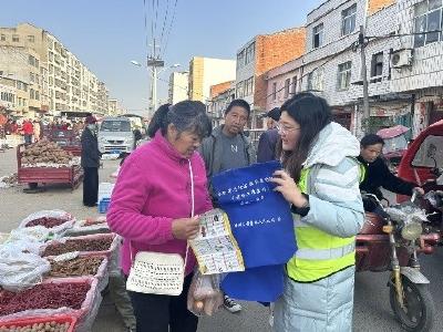黄集镇开展“禁种铲毒”宣传活动 