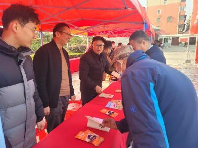 襄州区文旅局开展“12·4”国家宪法日法治宣传活动