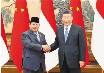 习近平同印度尼西亚当选总统普拉博沃会谈