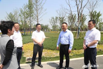 中国劳动关系学院劳模校友会湖北襄阳考察团到襄州参观考察