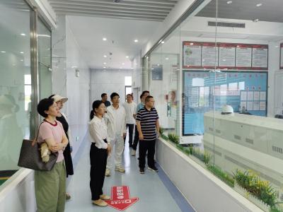 “一区一中心”工作专班到襄阳农高区学习调研
