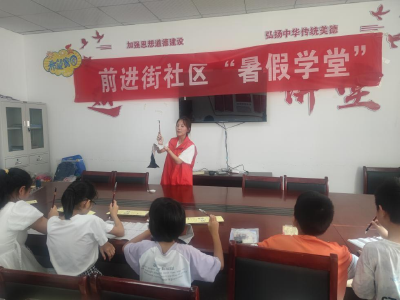 黄集镇：特色课堂点亮多彩假期