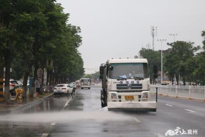 雨后“洁城”不停歇   全面清淤亮新颜