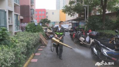 金华街道：党员干部齐上阵 积极开展清淤行动