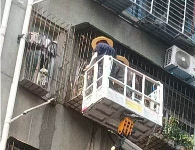 战高温 冒酷署 贴心服务保障用户用水