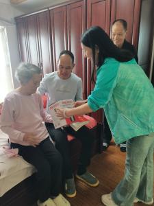 心系桑榆 情暖重阳