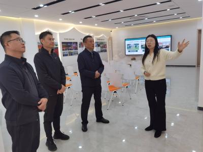 观摩学习拓思路 取经问道促提升