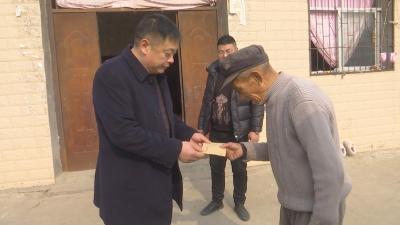 区城管局走访慰问困难群众