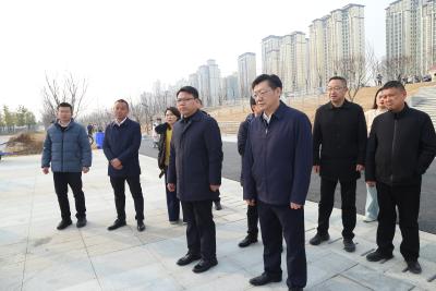 襄城区领导到我区考察学习公园建设和运营管理