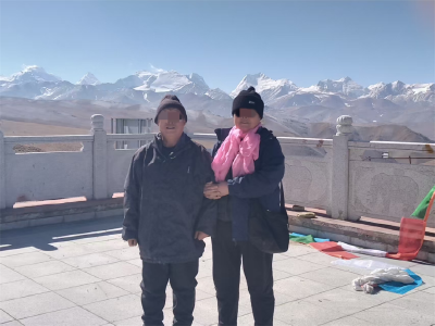 200斤老人成功换膝 挑战自我圆梦珠峰