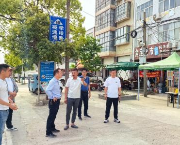 黄集镇：凝聚代表力量 守护平安校园