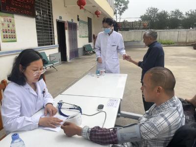 市一医院东津院区老年病科到峪山镇下河福利院开展义诊