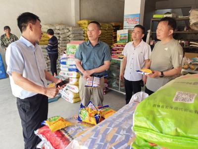 区人大常委会农工委调研朱集镇人大代表涉农议案、建议办理情况
