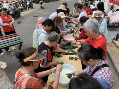 锦悦巷社区：粽香飘社区 共叙邻里情
