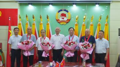 襄州区政协举行“光荣在党50年”纪念章颁发仪式