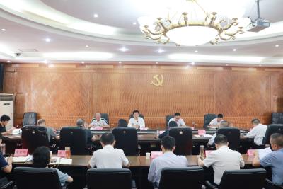 刘明锋主持召开区委理论学习中心组集体学习