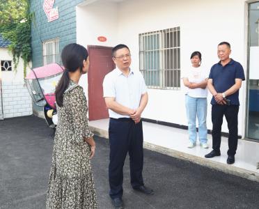 区领导调研软弱涣散党组织整顿 开展“四上”企业调研服务等工作