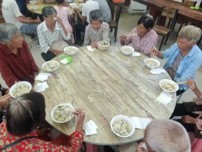 黄龙镇丁湾村开展孝道日活动