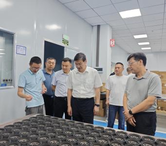 胡俊明到襄州调研公共资源交易和政府采购工作
