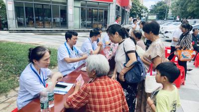 区政协开展“情系童心 爱暖夕阳”委员“双服务”活动