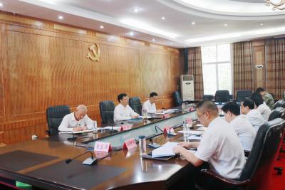 刘明锋主持召开区委常委会会议