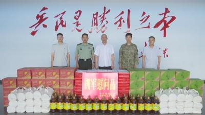 区领导到区人武部走访慰问部队官兵
