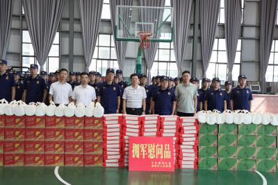 刘明锋开展“八一”建军节走访慰问活动