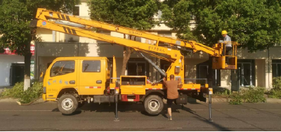 整形修剪暖企心 助力优化营商环境